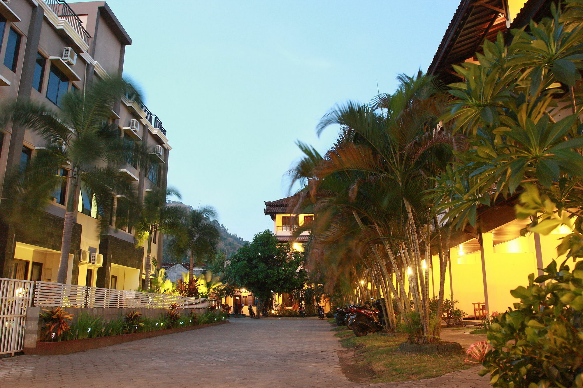 Puri Senggigi Hotel Mangsit Zewnętrze zdjęcie